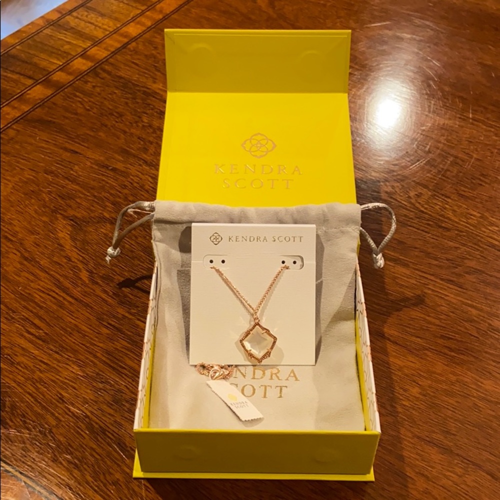Kendra Scott Kacey Pendant Necklace